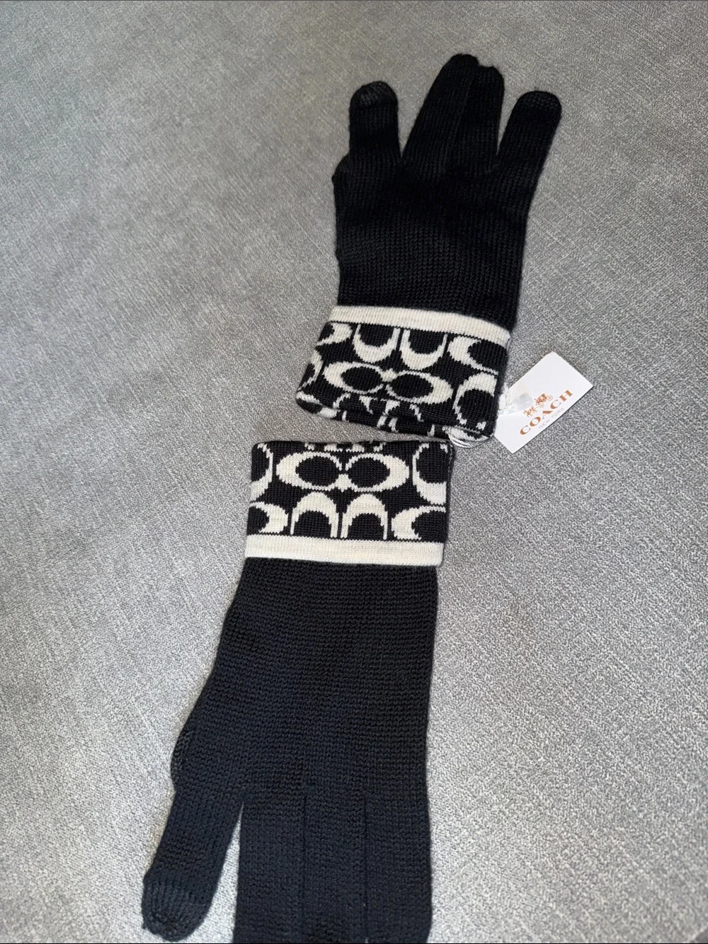 COACH Black Knit Women’s Gloves with Signature Logo Cuff